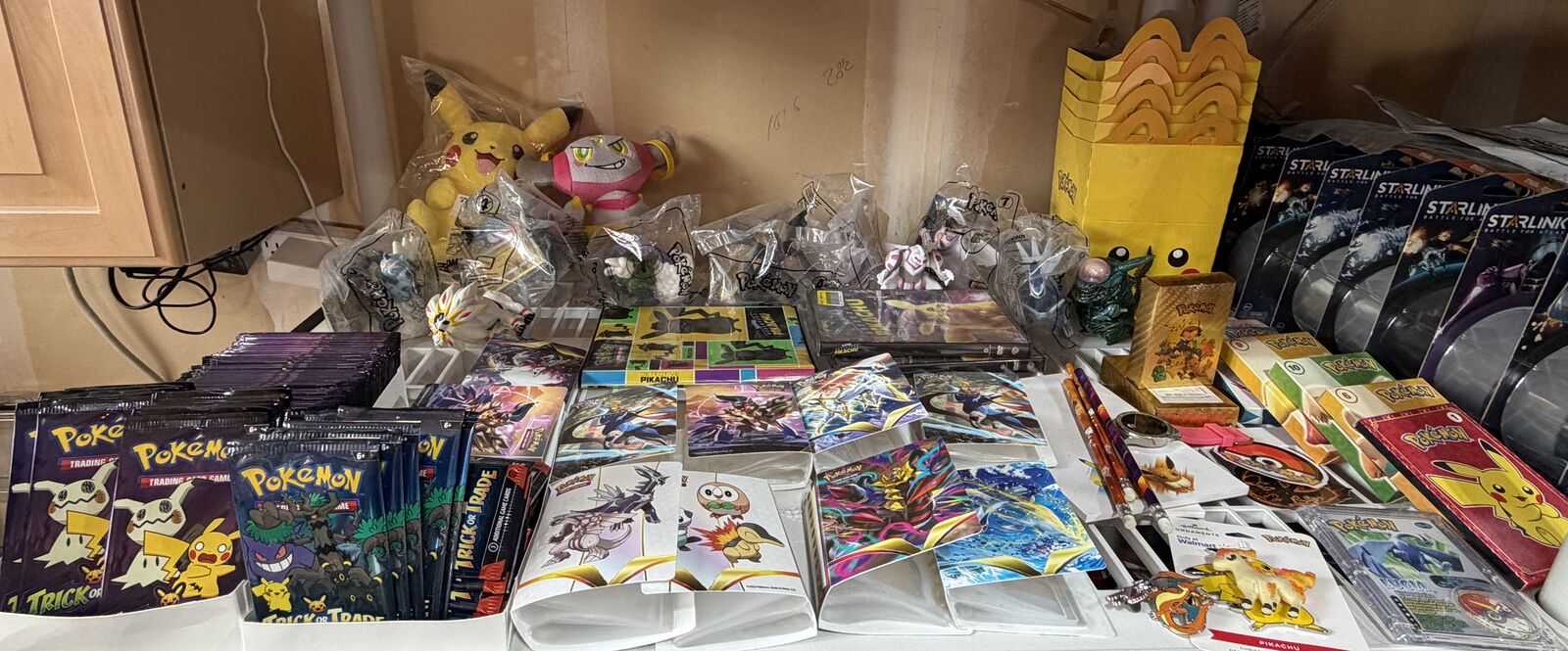 POKEMON CARDS, PACKS, TIN, BALL, LUNCH BOX, TOY, Charizard McDonalds