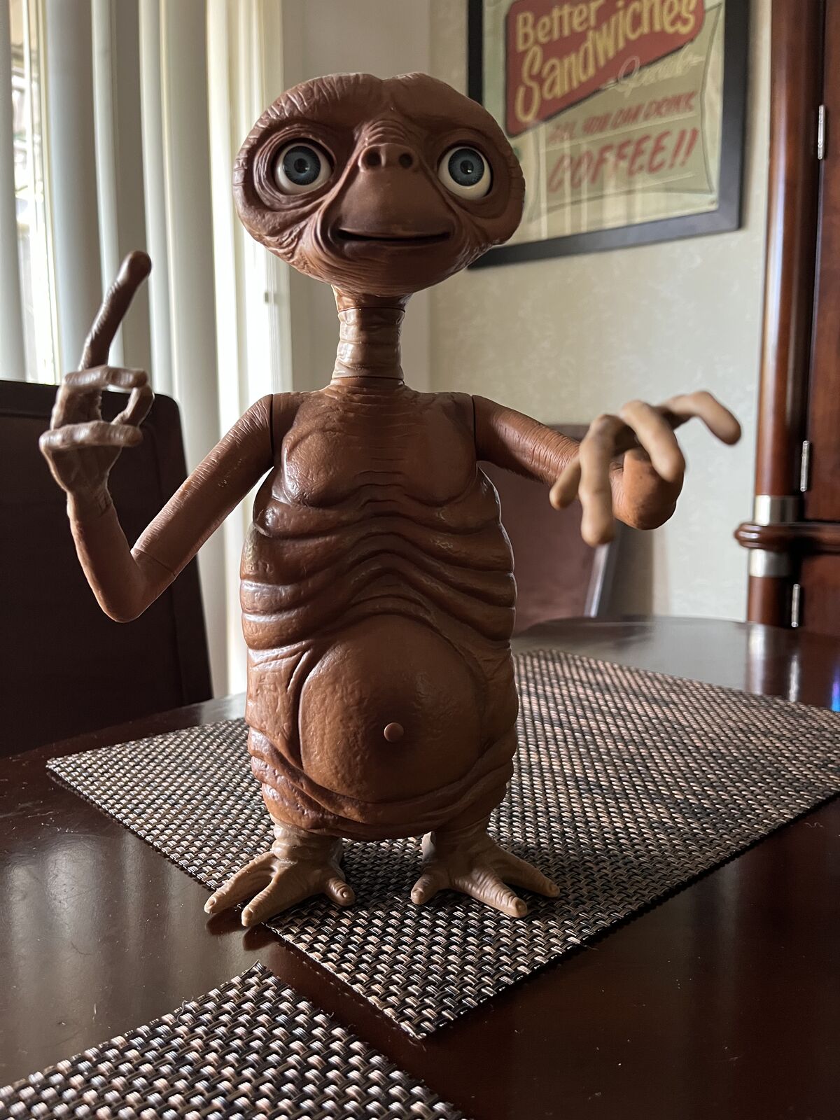 Collectible Universal studios E.T. Figurine