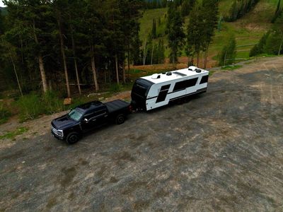 2026 Brinkley Luxury Model I 275 - Fully Loaded, Dual-Panes & Dual Warranties, better than new!