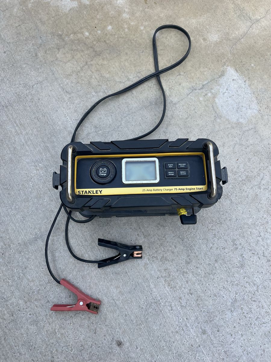 Stanley 25 amp battery charger 75 Amp engine start