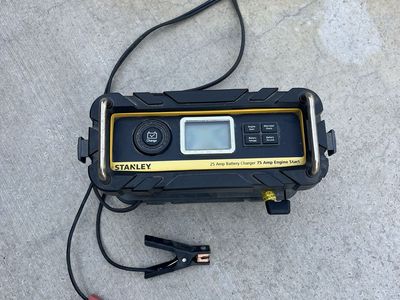 Stanley 25 amp battery charger 75 Amp engine start
