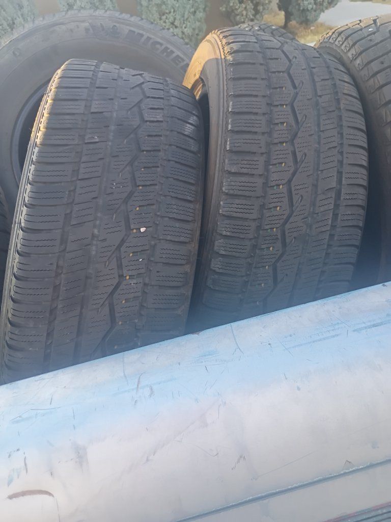 (2) Toyo Celsius 215/55R17