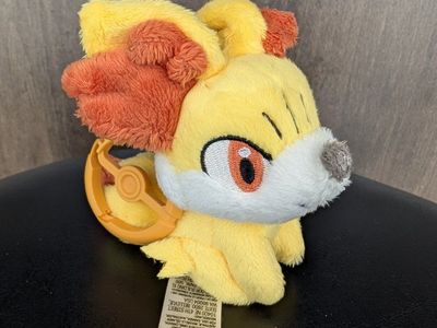 Pokémon Center Fennekin Keychain