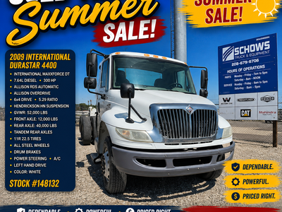 2009 IH 4400 long wheelbase truck