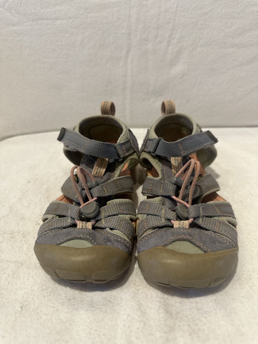 Keen youth size 1 grey w/peach, trim, washable, hiking sandals