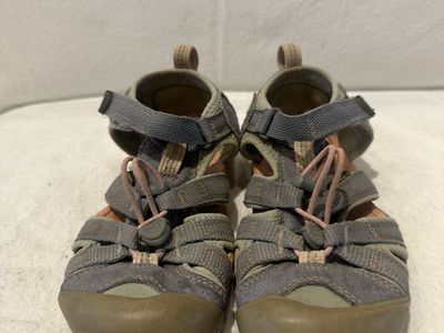 Keen youth size 1 grey w/peach, trim, washable, hiking sandals