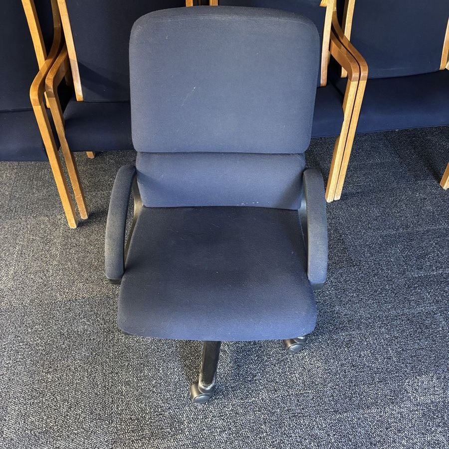 Navy Reclining Office Chair - Used by Skyline High Seminary - Must Go by 3 pm on 7/14/26