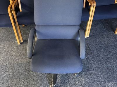Navy Reclining Office Chair - Used by Skyline High Seminary - Must Go by 3 pm on 7/14/26