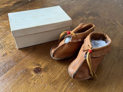 Vintage Deer Skin Baby Moccasins Size 5