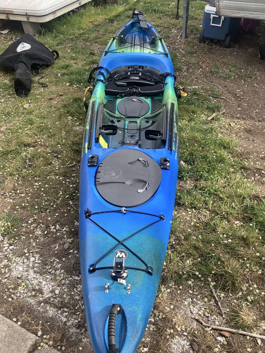Tarpon 140 kayak