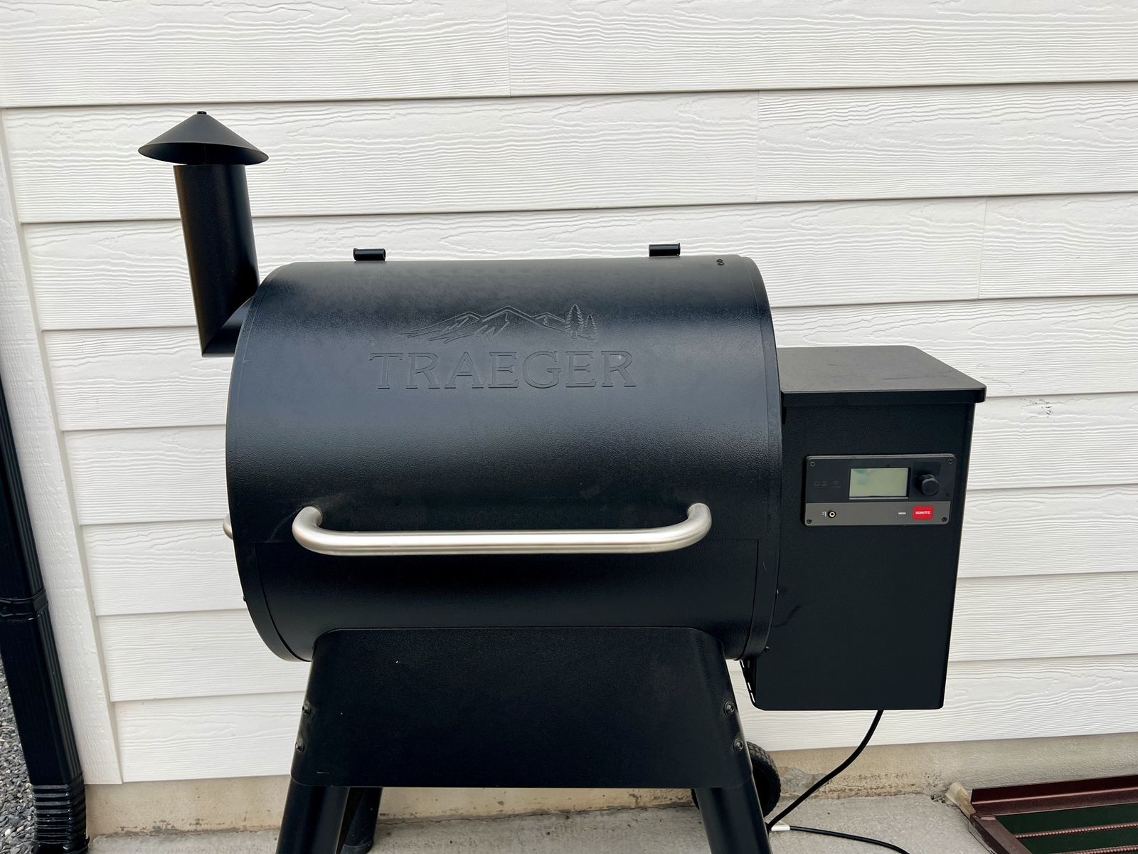 Traeger Pro 575 WiFIRE Wood Pellet Grill and Smoker - Black