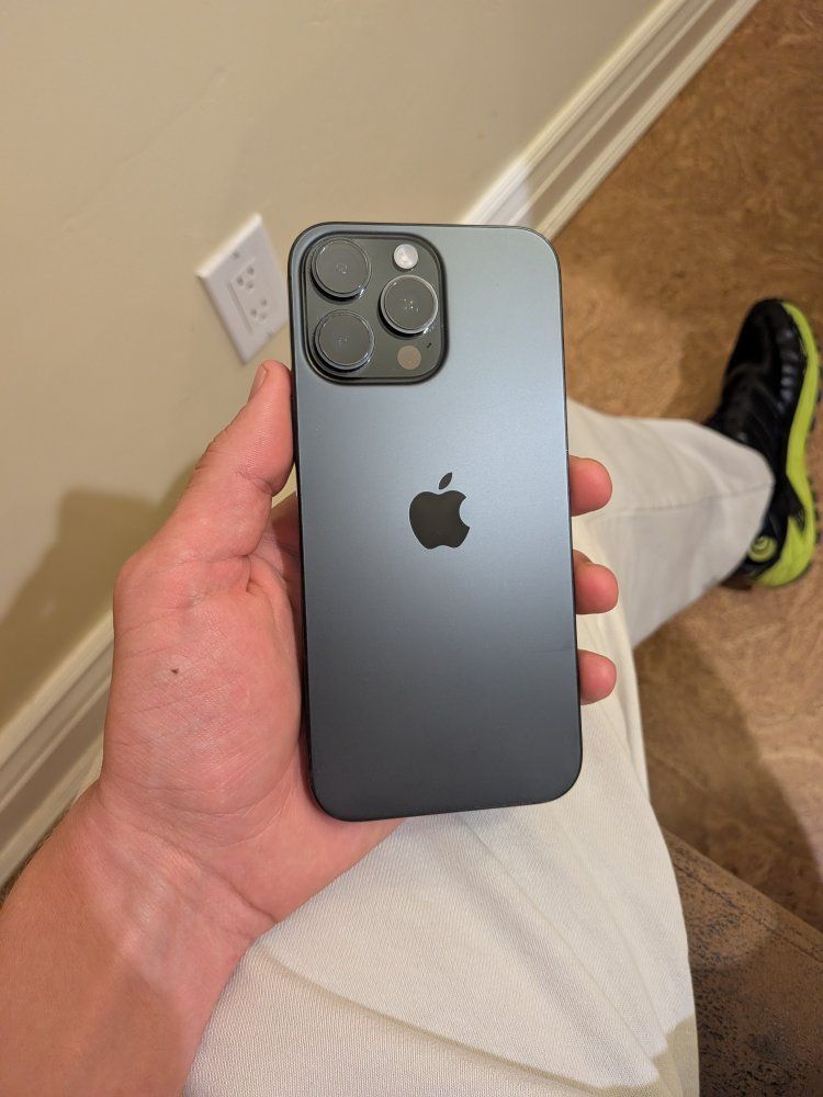 Apple iPhone 16 Pro Max - 1TB - Factory Unlocked