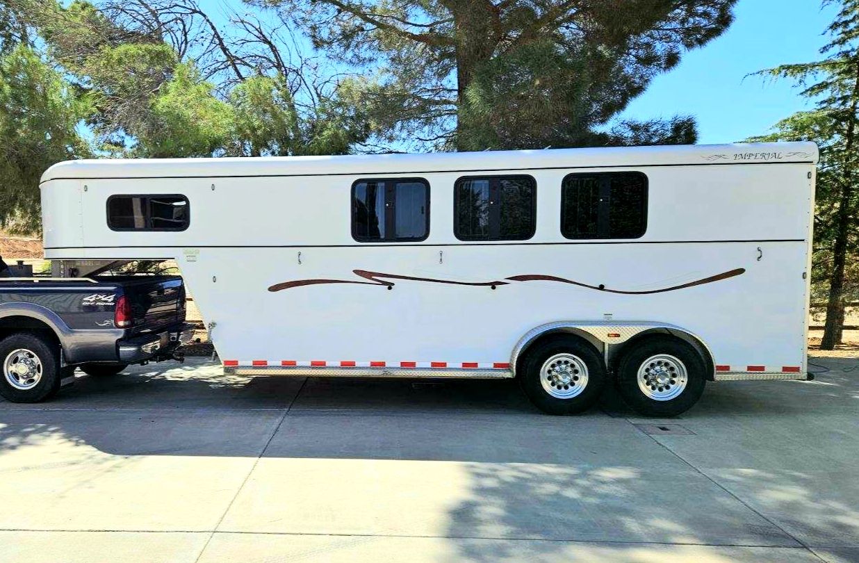 2009 Royal T Imperial Deluxe Aluminum Gooseneck Horse Trailer  