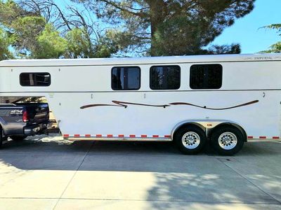 2009 Royal T Imperial Deluxe Aluminum Gooseneck Horse Trailer