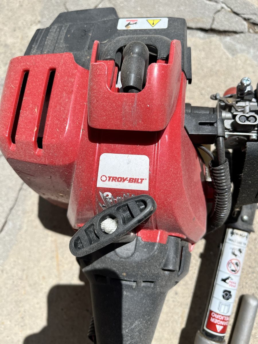 Troy-Bilt TB2BP EC 27cc 2-Cycle Gas Backpack Blower/Weed Trimmer Attachment