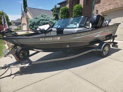 2013 Smoker Craft Fishing Boat