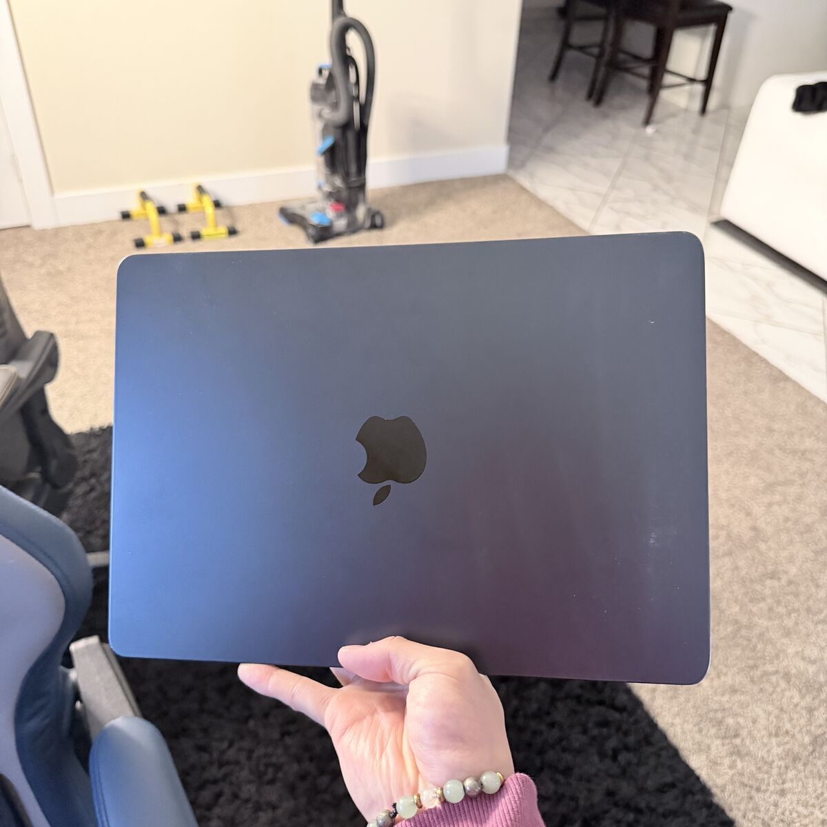 MacBook Air M2 13-Inch – 16GB RAM (Upgraded) / 256GB SSD – 98% Battery Health