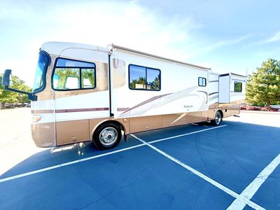 2001 holiday rambler 36FT diesel pusher 2 slide outs low miles very clean ready to camp or travel the world