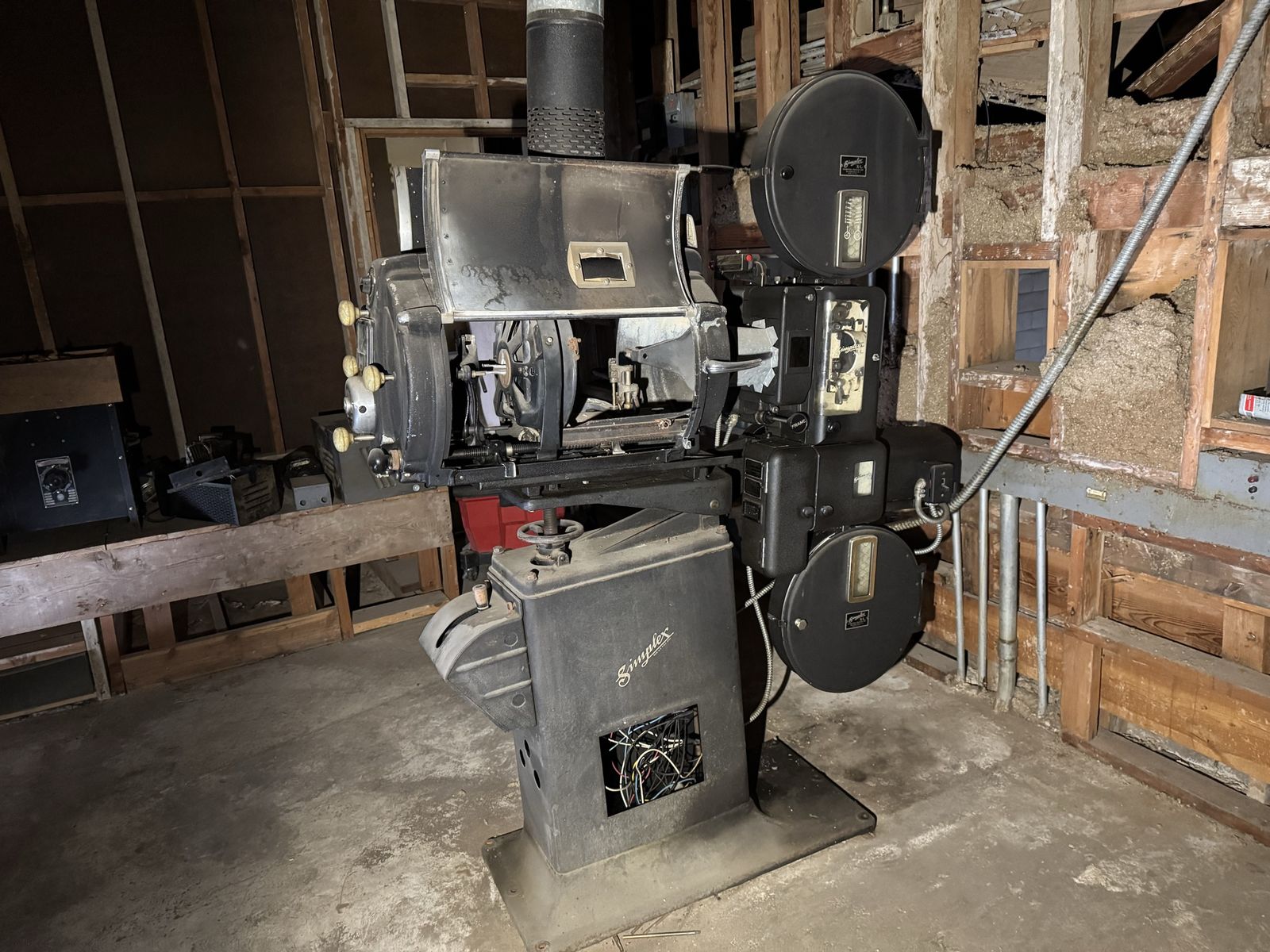 Main image 7