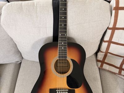Huntington Est. 1975 Acoustic Guitar - Sunburst