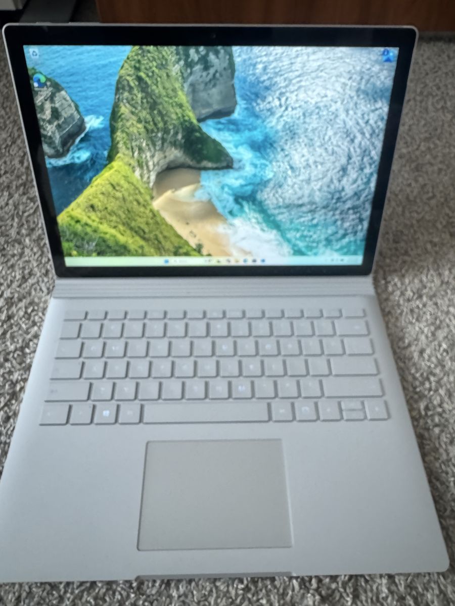 Microsoft Surface Book 2 (15-inch)
