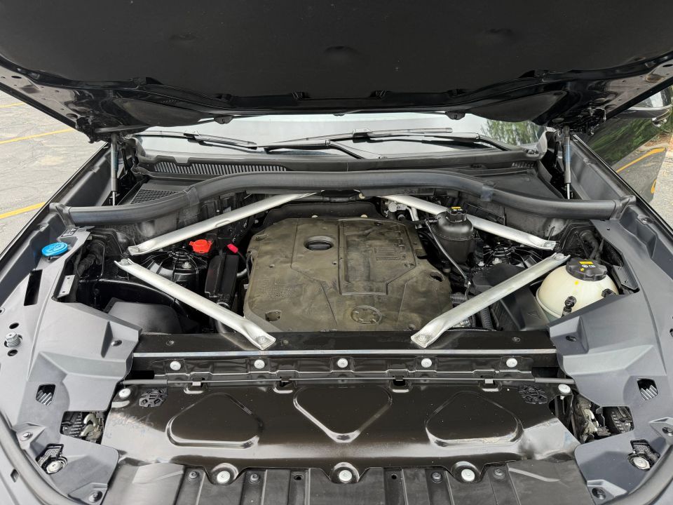Main image 3