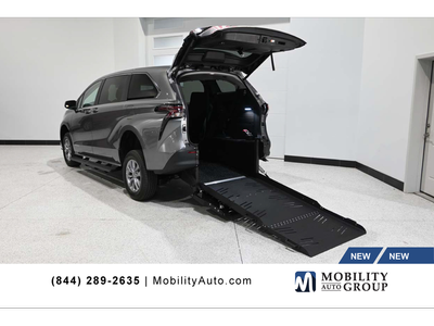 2026 Toyota Sienna LE 8-Passenger
