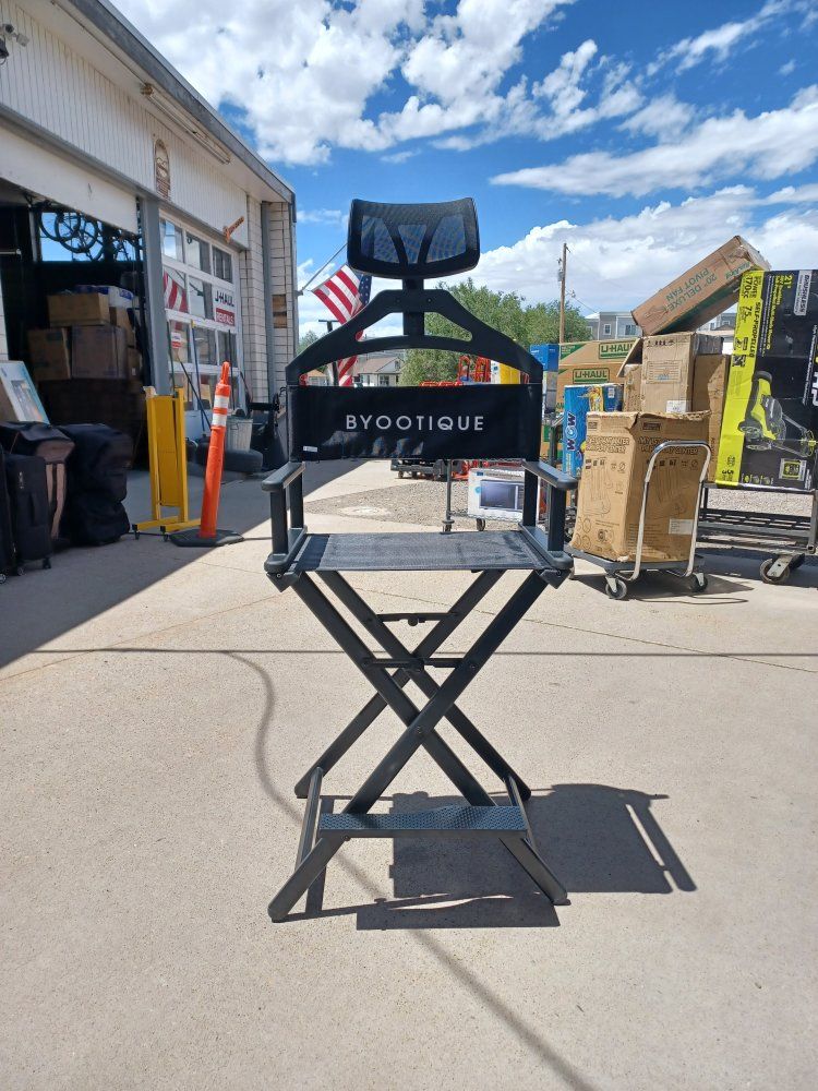 byootique 28 inch height makeup/director's chair
