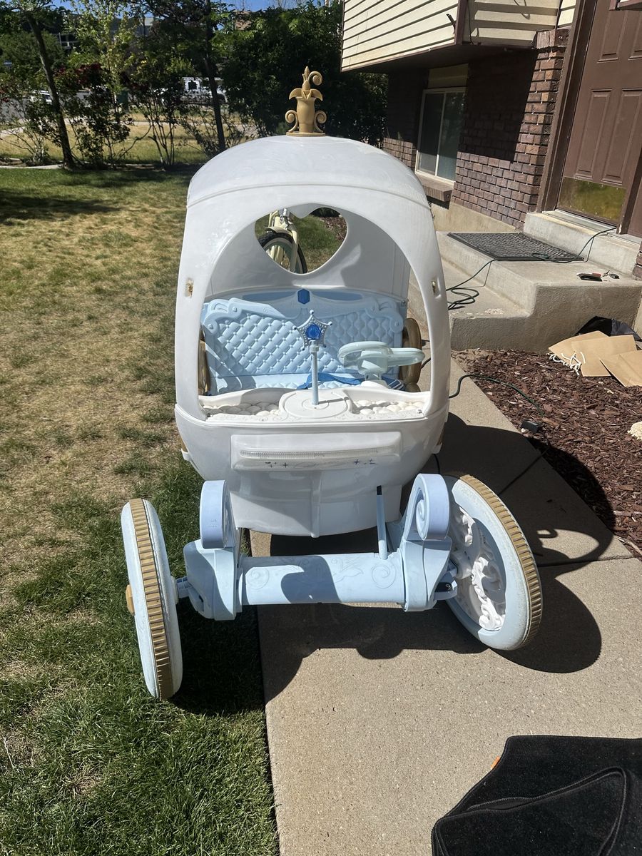 Kid Trax Disney Princess Cinderella Carriage 12V Ride-On Toy - White/Blue Battery Operated