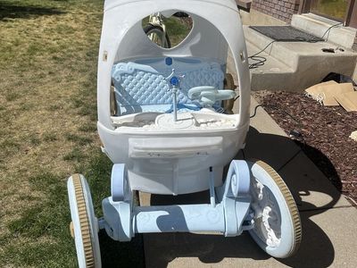 Kid Trax Disney Princess Cinderella Carriage 12V Ride-On Toy - White/Blue Battery Operated