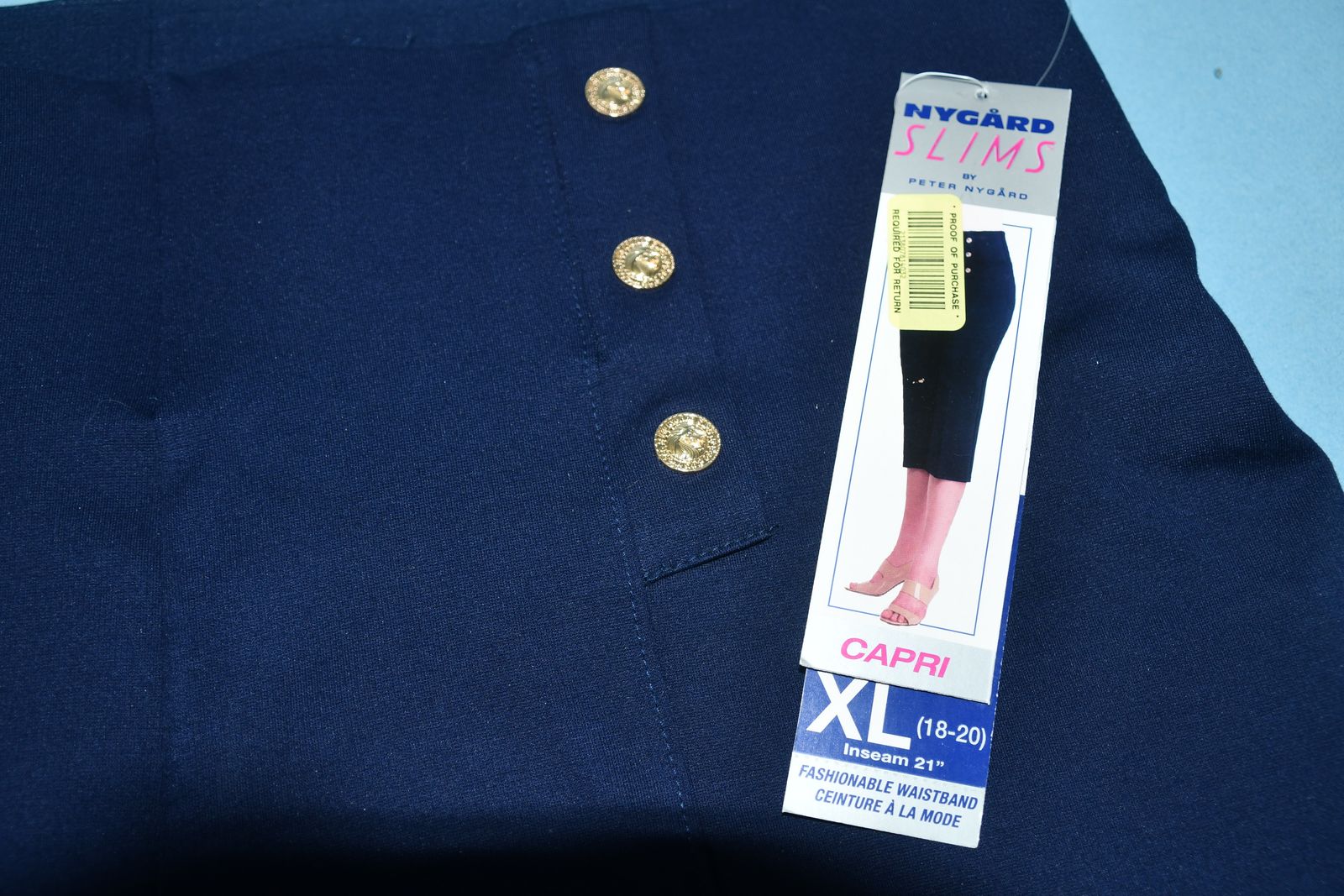 NWT NYGARD SLIMS CAPRI PANTS ~ NAVY BLUE ~ SIZE XL ~ INSEAM 21" ~ CUTE DETAIL!