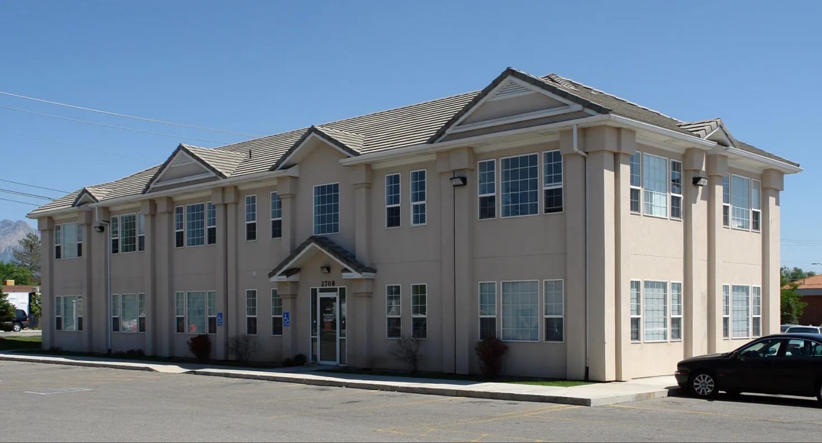 1 - 5 Offices available for lease on Redwood Road