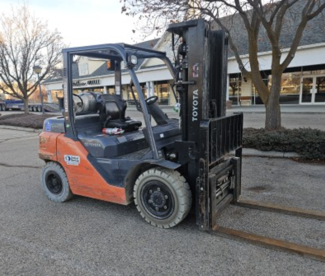 2018 Toyota 8FG35U 8k straight mast forklift