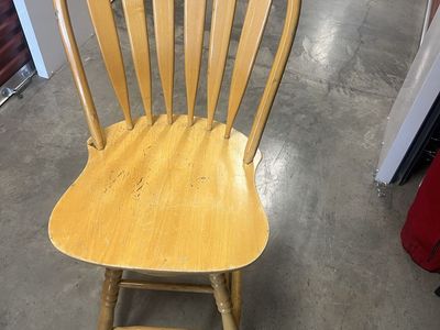 SWIVEL CHAIR
