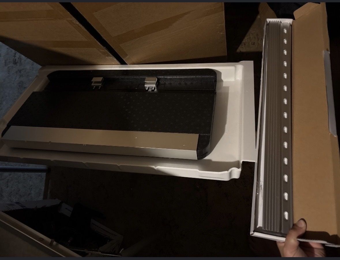 Main image 6