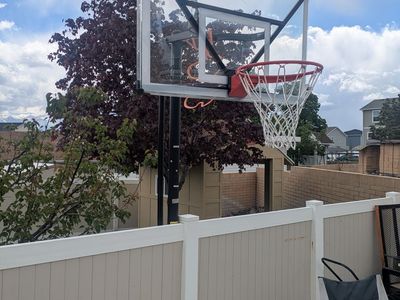 Inground basketball hoop