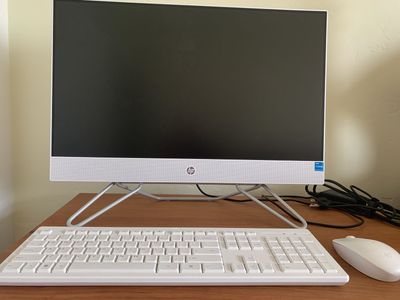 HP 24" All-in-One Touchscreen (like new) Intel Core i3-1215U (12th Generation)• 8GB RAM • 256GB SSD • Windows 11 Home