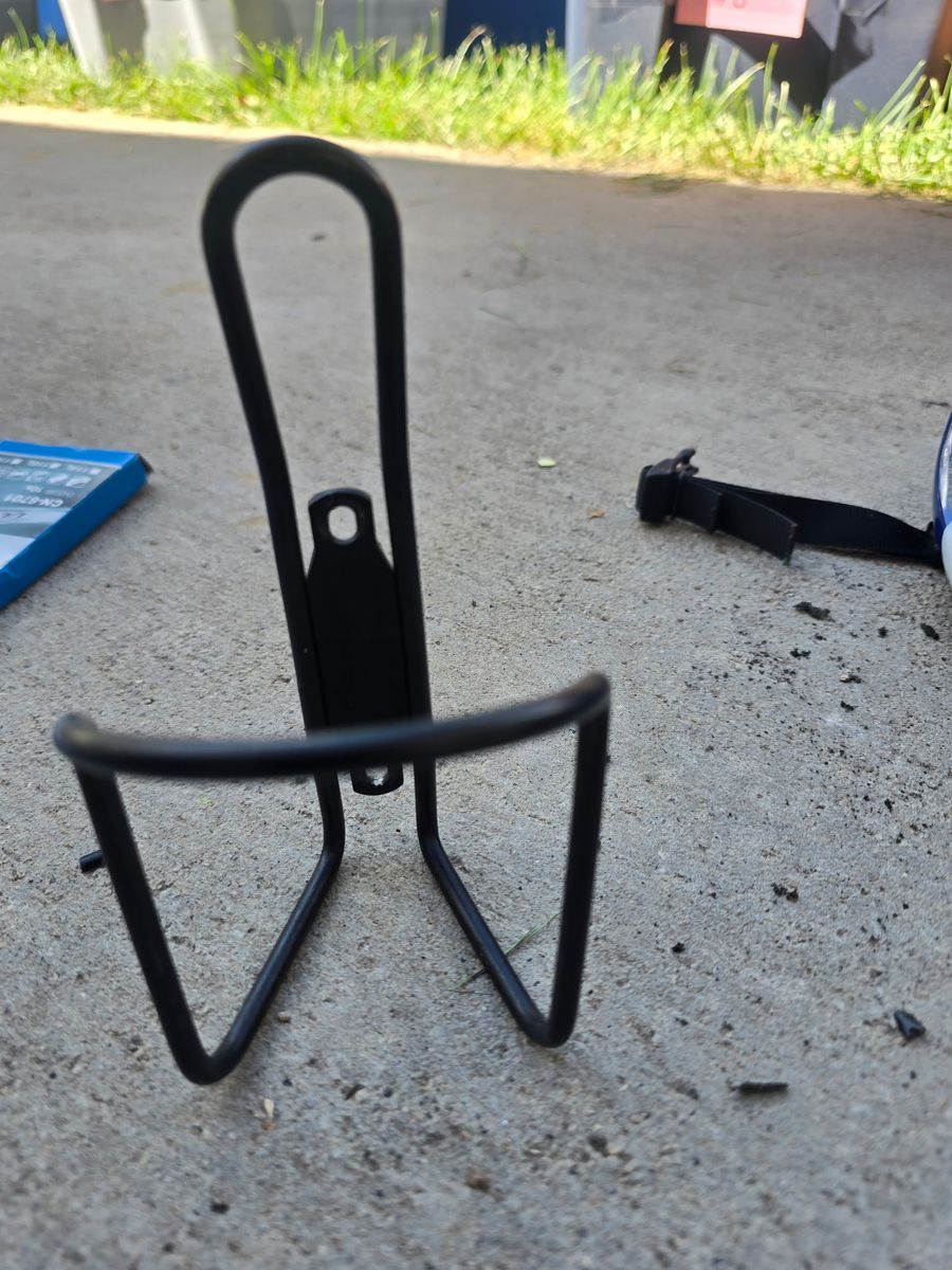 Lightweight Aluminum Water Bottle Cage – Black Universal Bicycle Bottle Holder