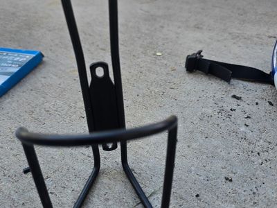 Lightweight Aluminum Water Bottle Cage – Black Universal Bicycle Bottle Holder