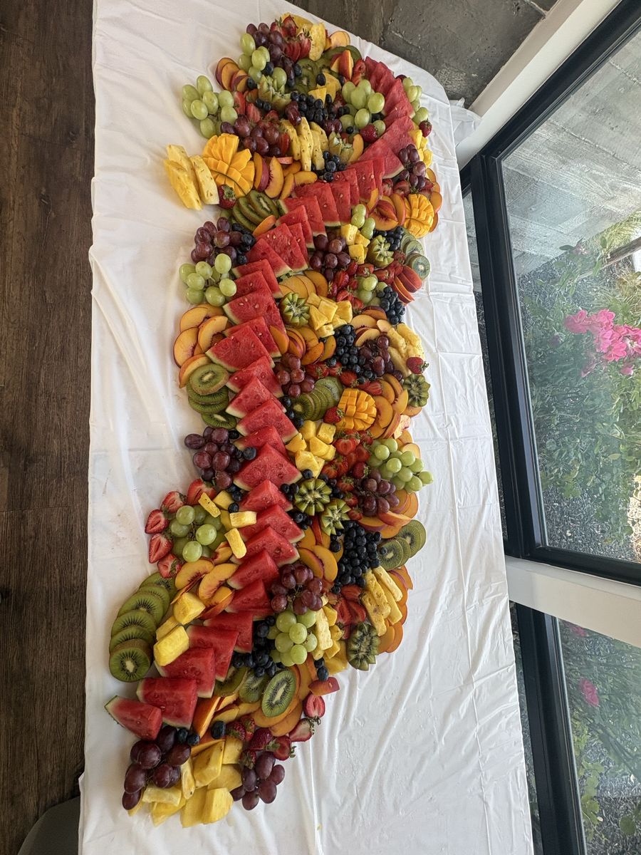 Fruit/charcuterie boards