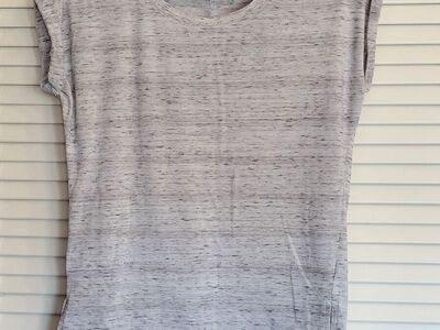 North Face Tee Shirt - XS/S - Grey and white