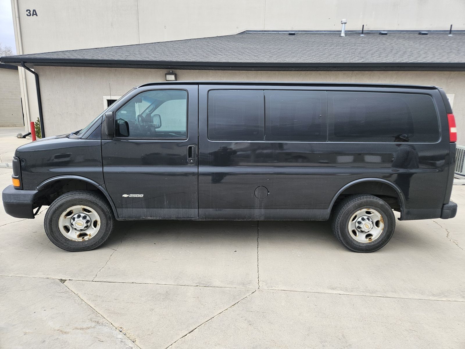 2005 Chevrolet Express 2500 LS