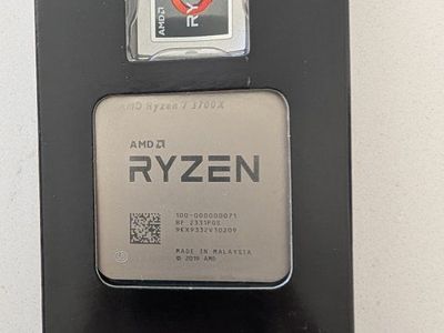 AMD Ryzen 7 3700X 8-Core Processor + Wraith Prism RGB Cooler