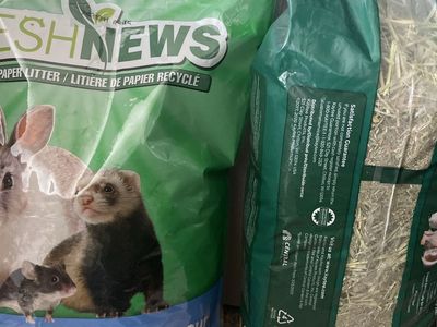 Fresh News Recycled Paper Litter & Kaytee Timothy Hay Bundle for Small Animals