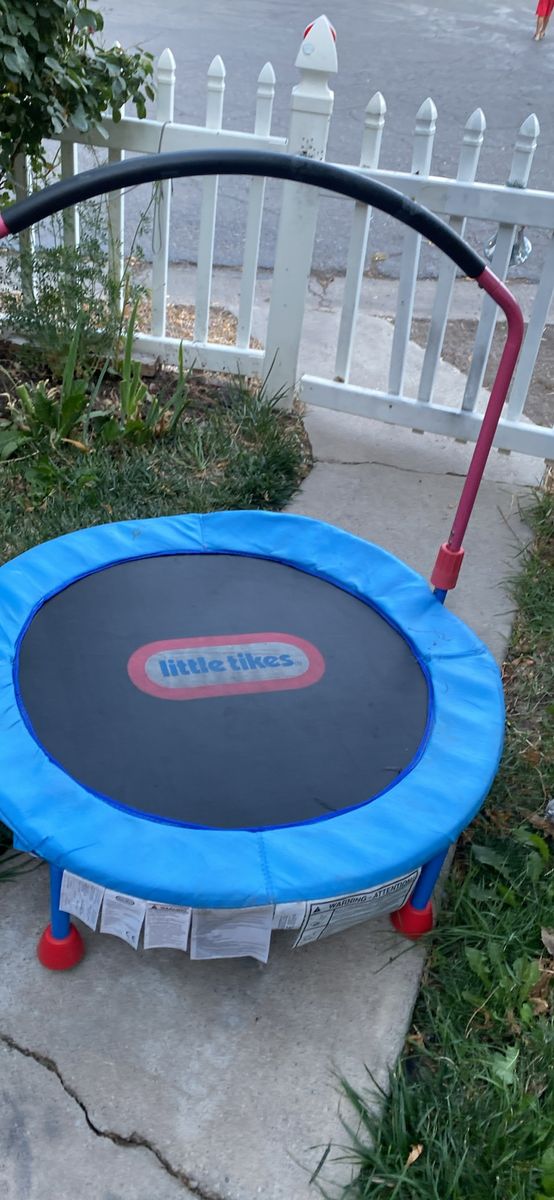Little Tikes 3' Indoor/Outdoor Trampoline with Handle - Blue/Black