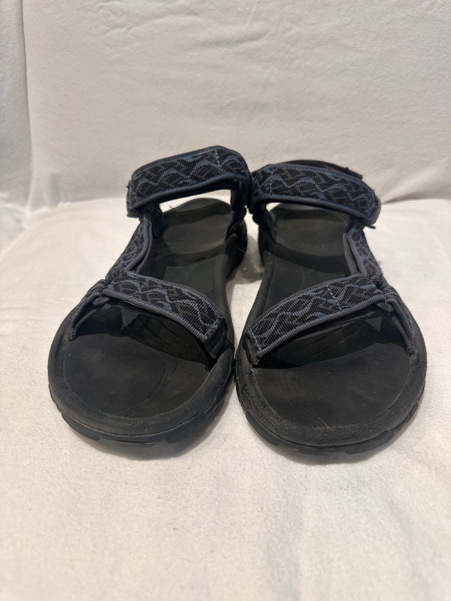 Teva men’s size 9 blue/black/grey print, hiking sandals