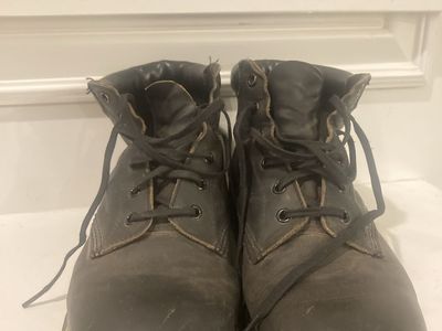Dr. Martens Black Leather Work Boots with Yellow Stitching - Men's/Women's Workwear mens 8.5-9