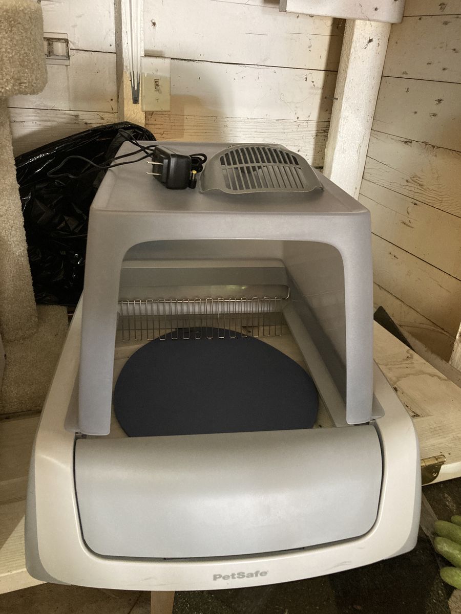 Lightly Used Cat Supplies Bundle – Automatic Litter Box, Carrier, Feeder, Waterer, Tower, Bed, Mats, Trimmers and More