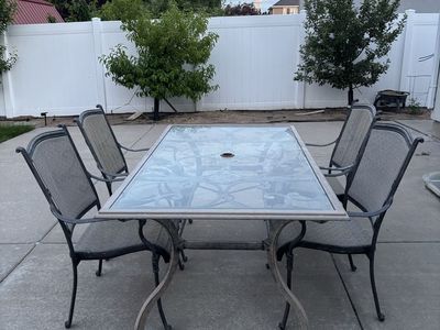 Outdoor Patio Dining Set with Glass Top Table and 4 Sling Chairs