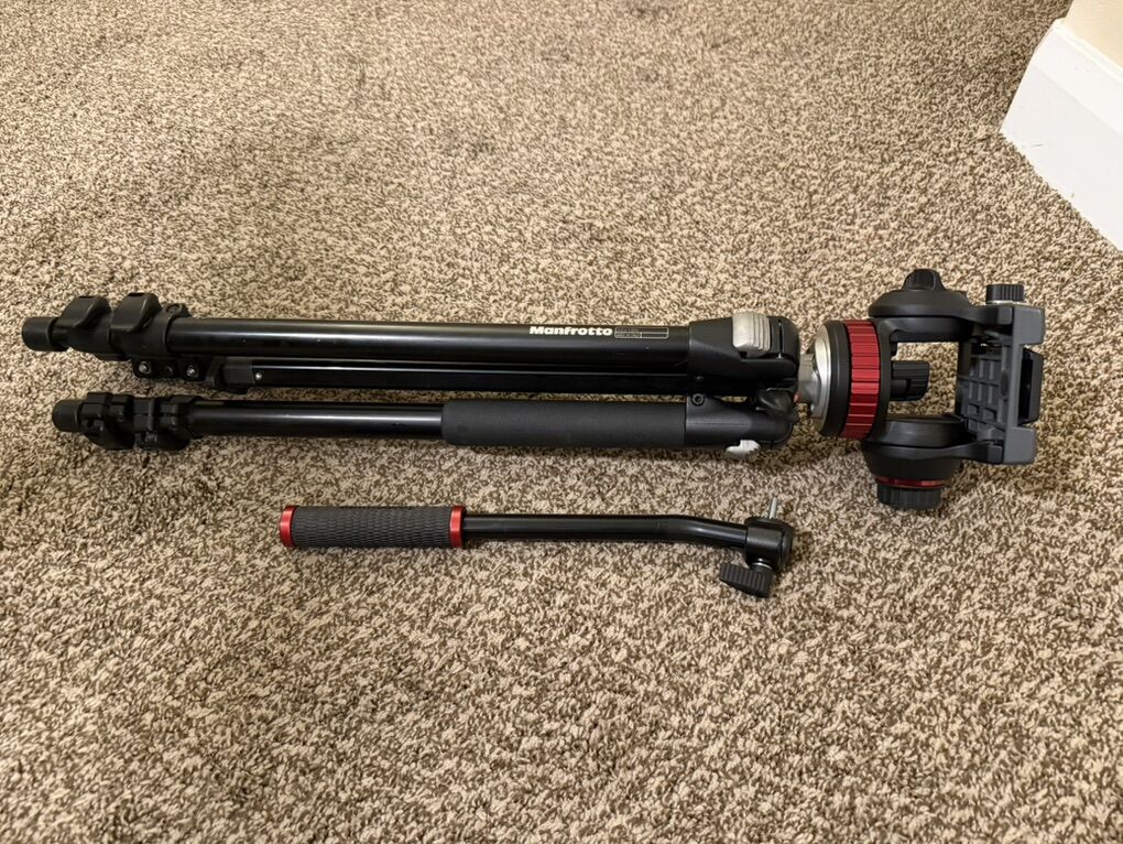 Manfrotto 3021 BN Tripod with Bag